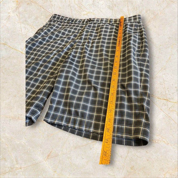 Greg Norman Men's Golf Shorts 36 Chino Gray Blue Plaid Stretch Poly Spandex EUC - Picture 3 of 8